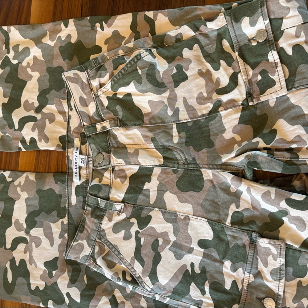 Celebrity Pink Camouflage Cargo Shorts in Olive & Khaki